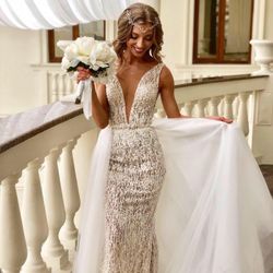 Size 0/2 Crystal Design Wedding Dress Leni