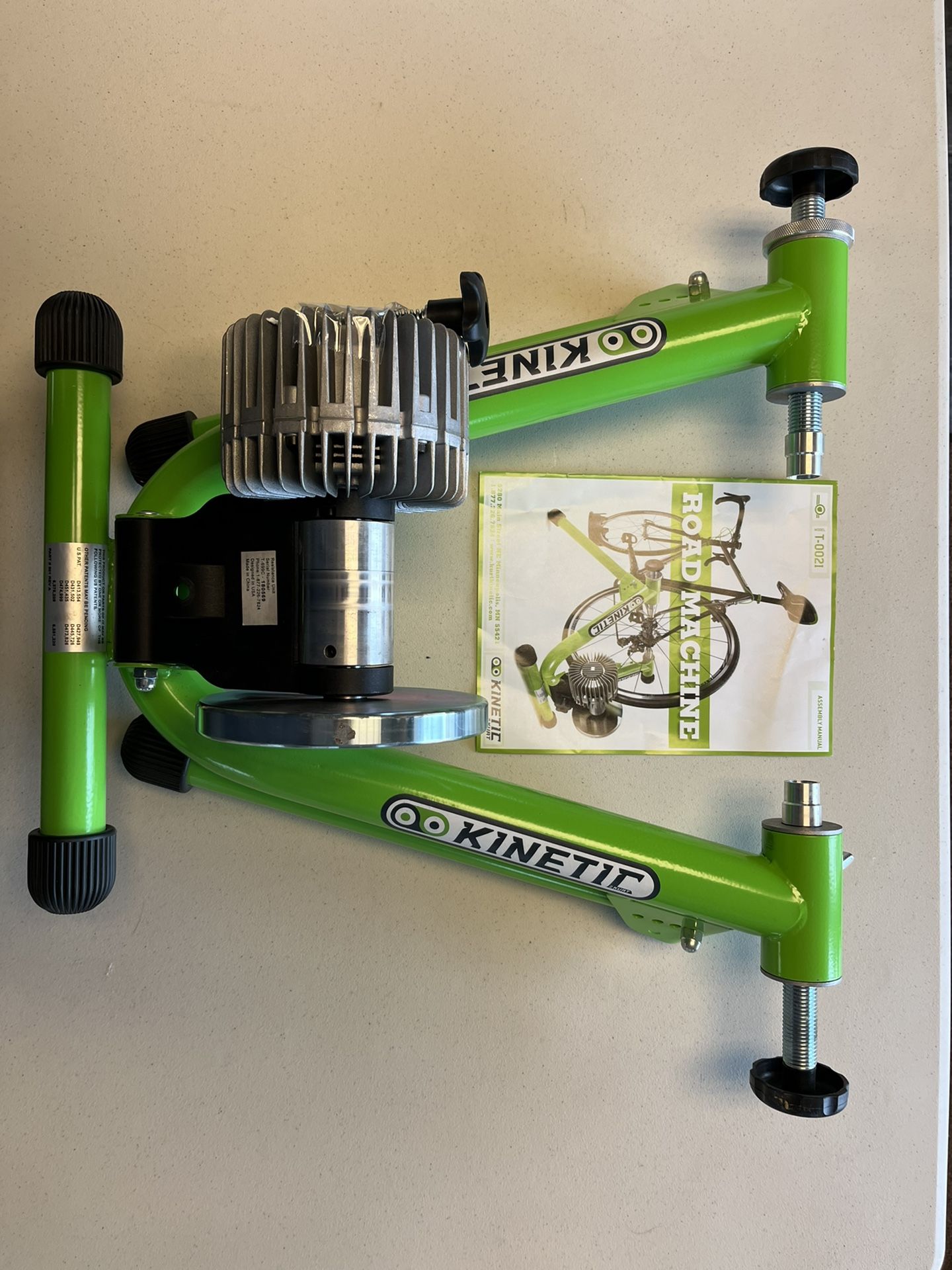 Kurt Kinetic Road Machine Fluid Bicycle Trainer T-0021 w/ Riser
