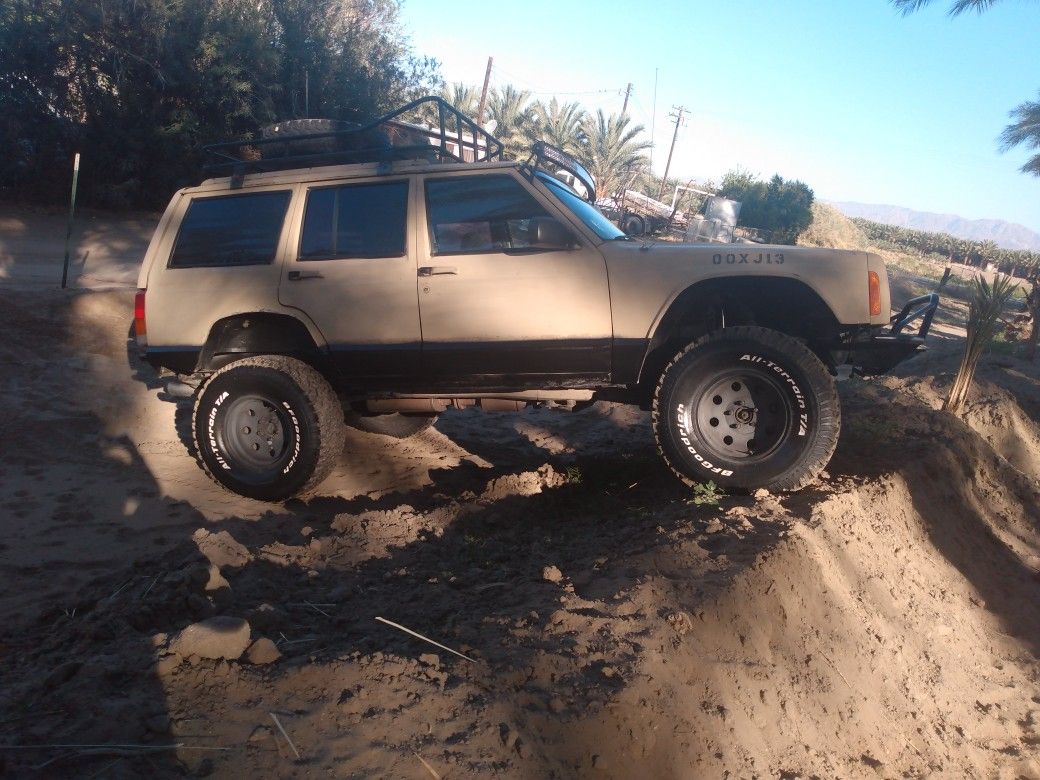 2000 Jeep Cherokee