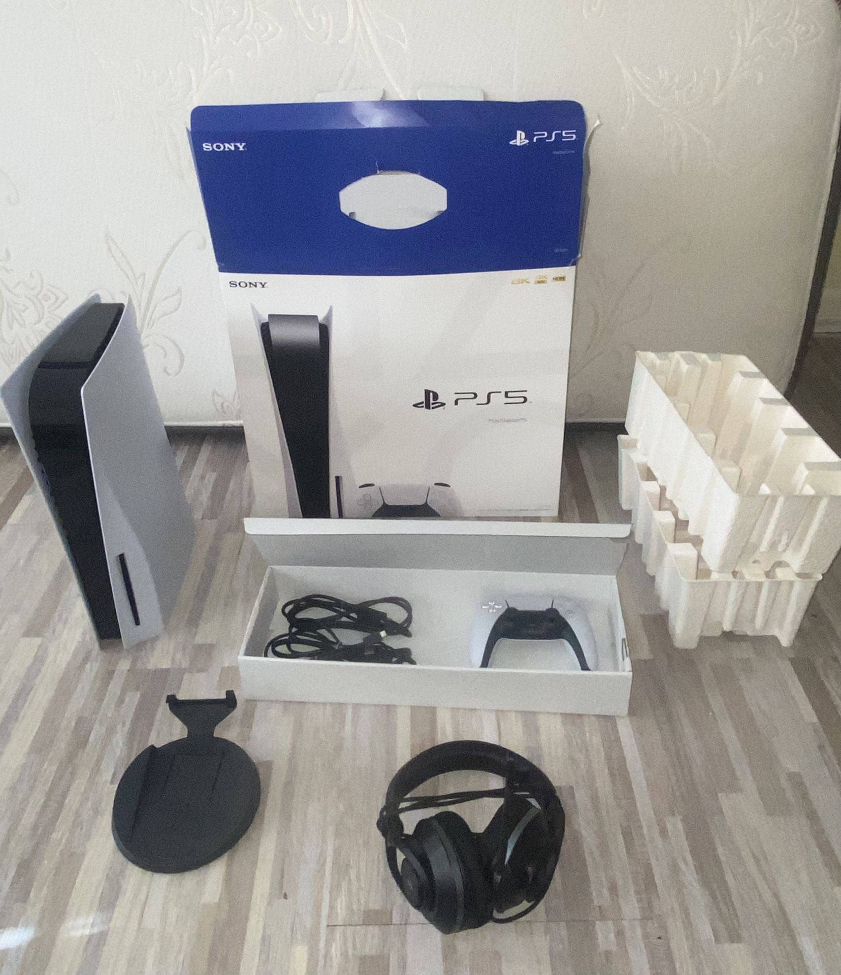 PlayStation 5 Disc Edition W Headset
