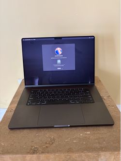 2024 MacBook Pro 16 M4 Pro 24GB 512GB (Space Black) only 25 cycles on battery 10/10