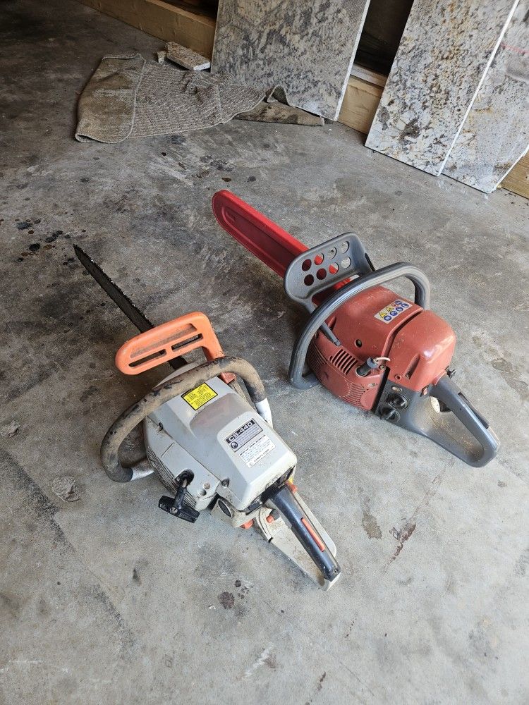 2 Chainsaws