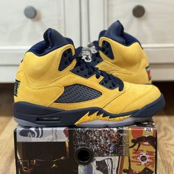 Jordan Retro 5 Michigan Size 7.5