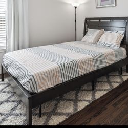 Queen bed with Metal Bed Frame