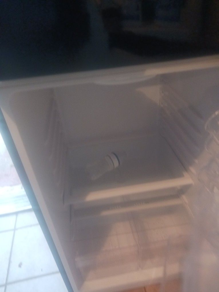 Magic Chef Refrigerator