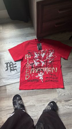 red Mixed Emotion shirt size small