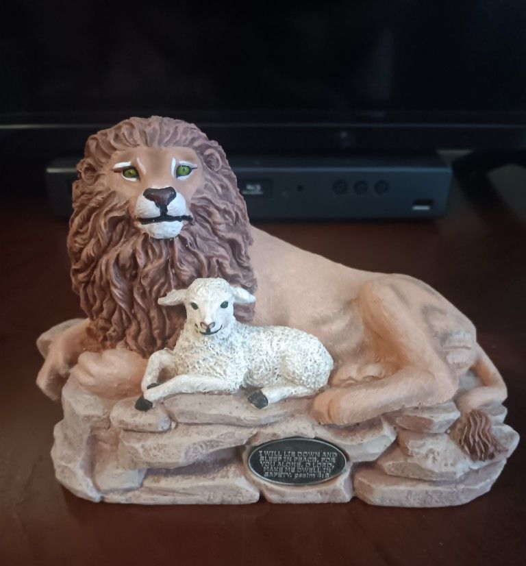Lion and Lamb Statue