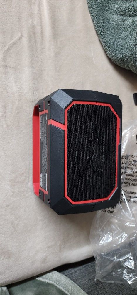 Skil 12v Wireless Bluetooth Speaker