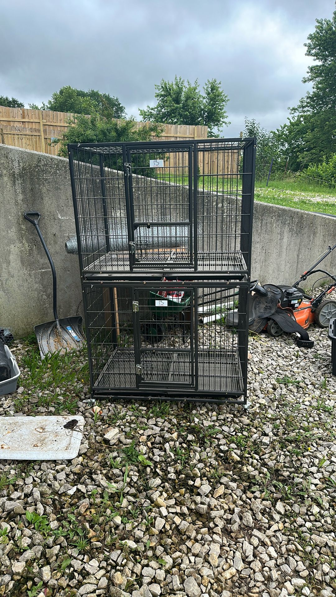 Stackable Dog Cennel