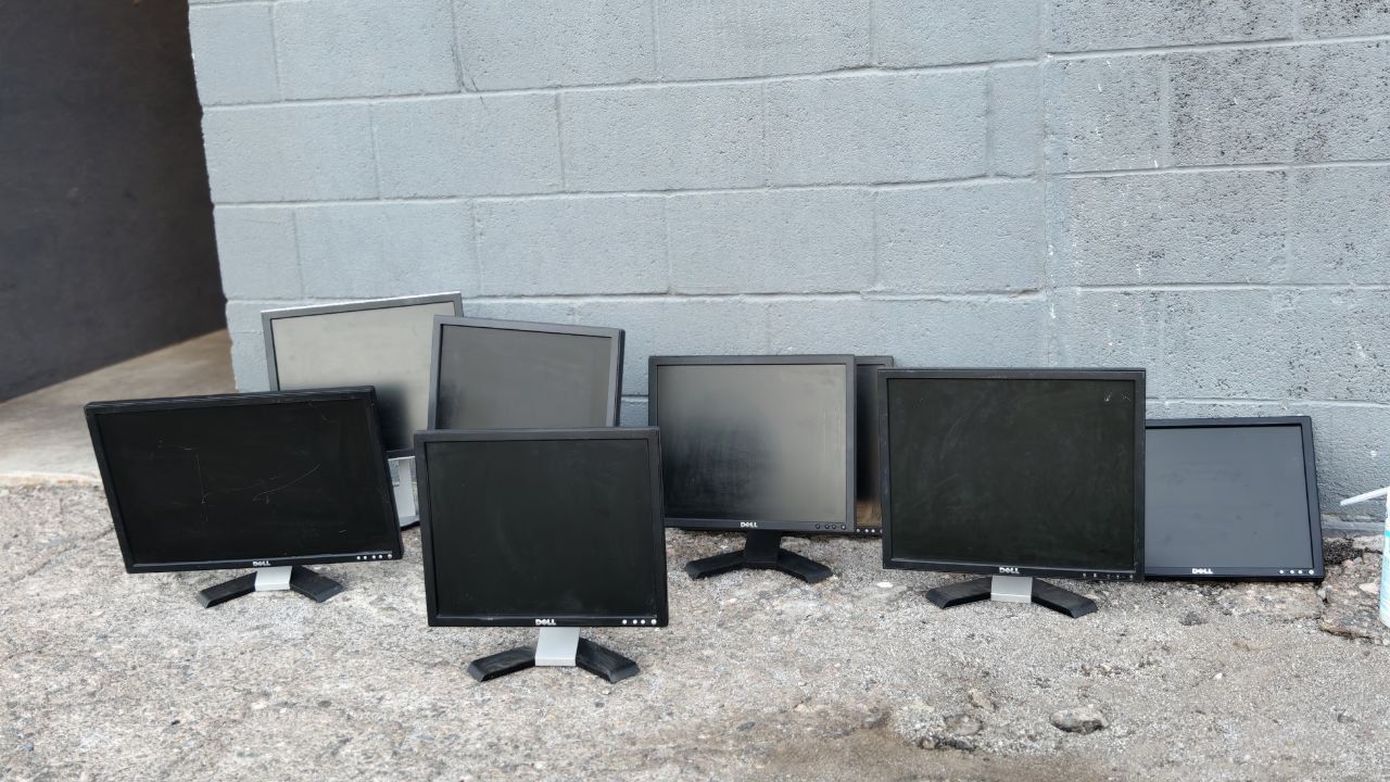 Lot Of Dell Monitors