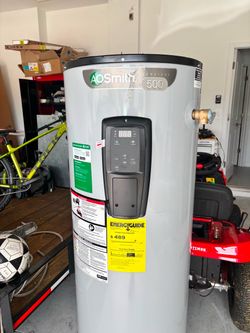 New A.O. Smith Signature 500 40-Gallon Short 5500-watt Double Element Smart Electric Water Heater