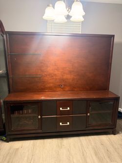 Free !!! Just pick up tv stand