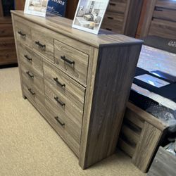 Stunning wood bedroom Set