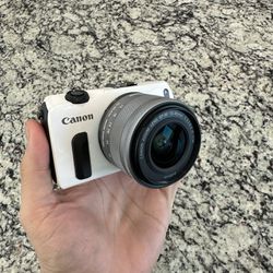 Canon EOS M + Kit Lense
