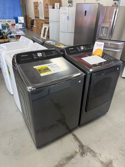 Samsung 5.5 Cubic Feet Washer And 7.4 Cubic Feet Gas Dryer Set