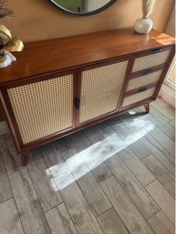 Modern enteryway- TV cabinet