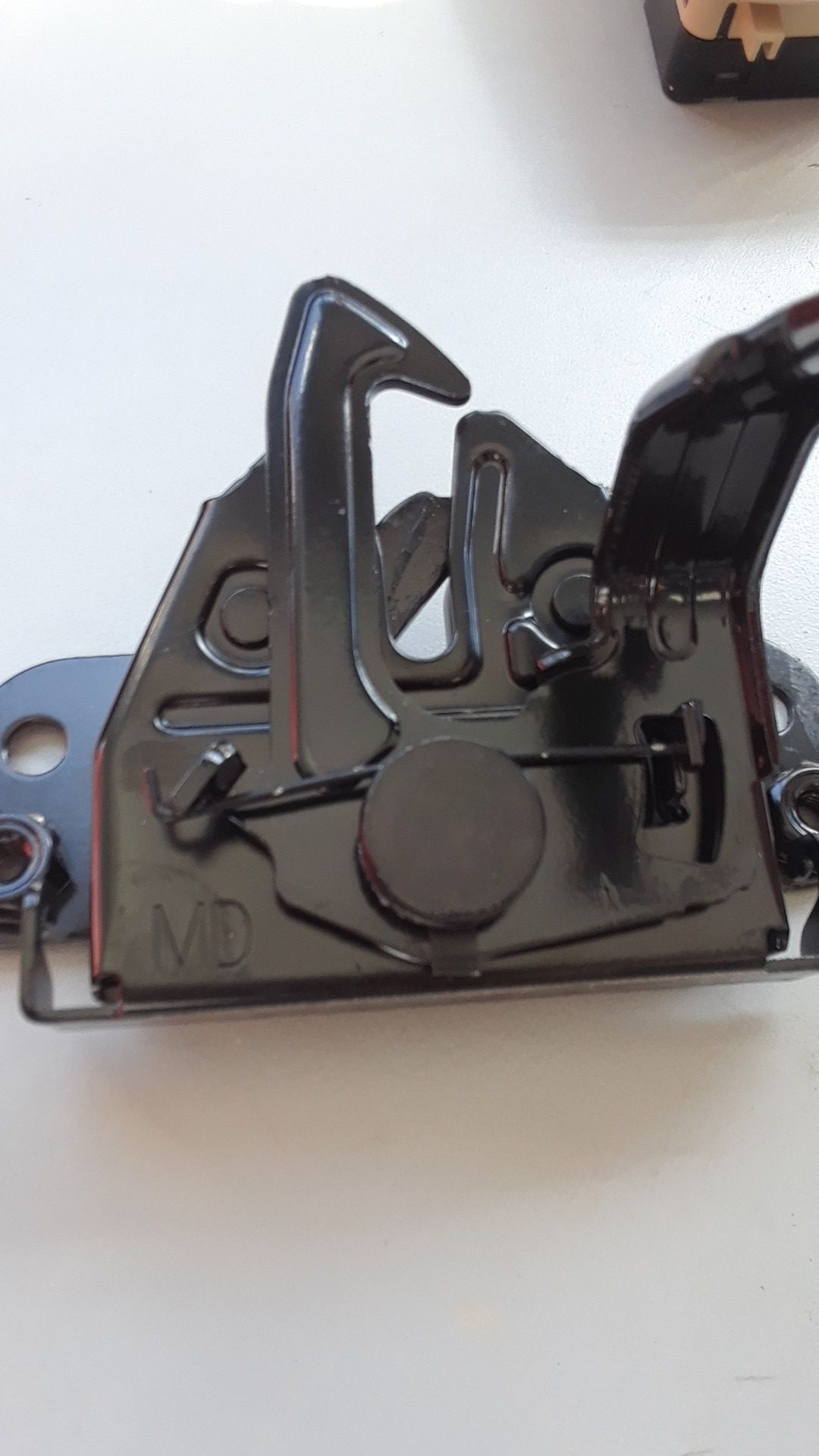 Hyundai Elantra 13,14,15,16 81130-3X000Other Names:Lock, Latch Assembly-HoodDescription: Elantra. Coupe.