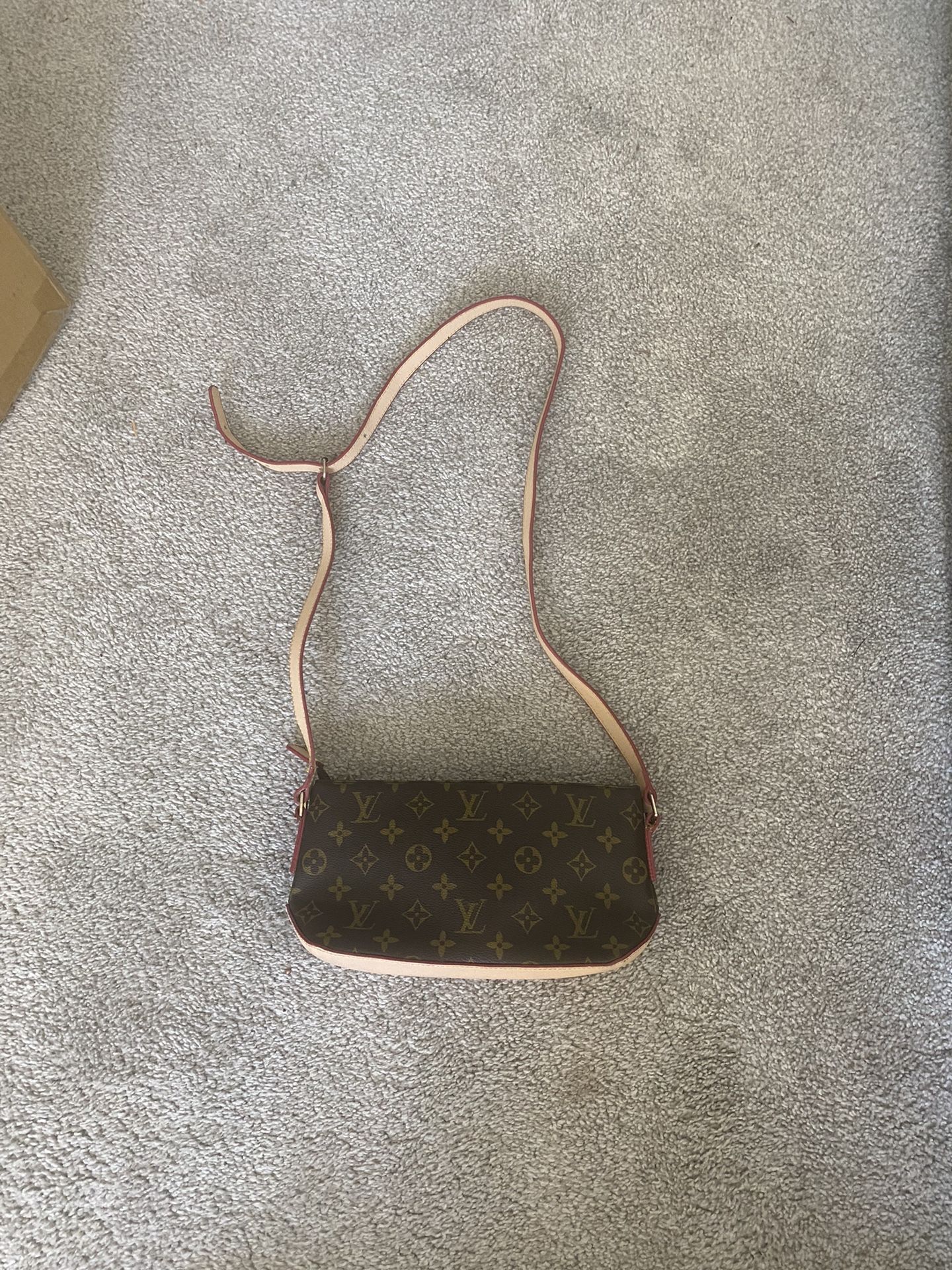 Louis Vuitton Trotteur Crossbody Bag