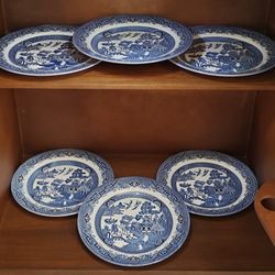 Vintage Churchill Blue Willow 18 Piece Dinnerwear/China Set