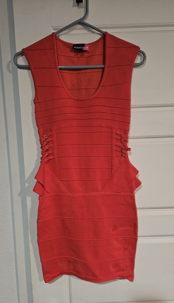 BANDAGE MIDI DRESS SIZE SMALL