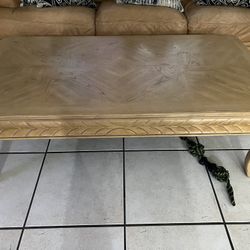 Free - Beautiful Set of Coffee And End Tables - 1St Come 1st Served