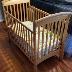 New Crib Never Used Make An Offer!