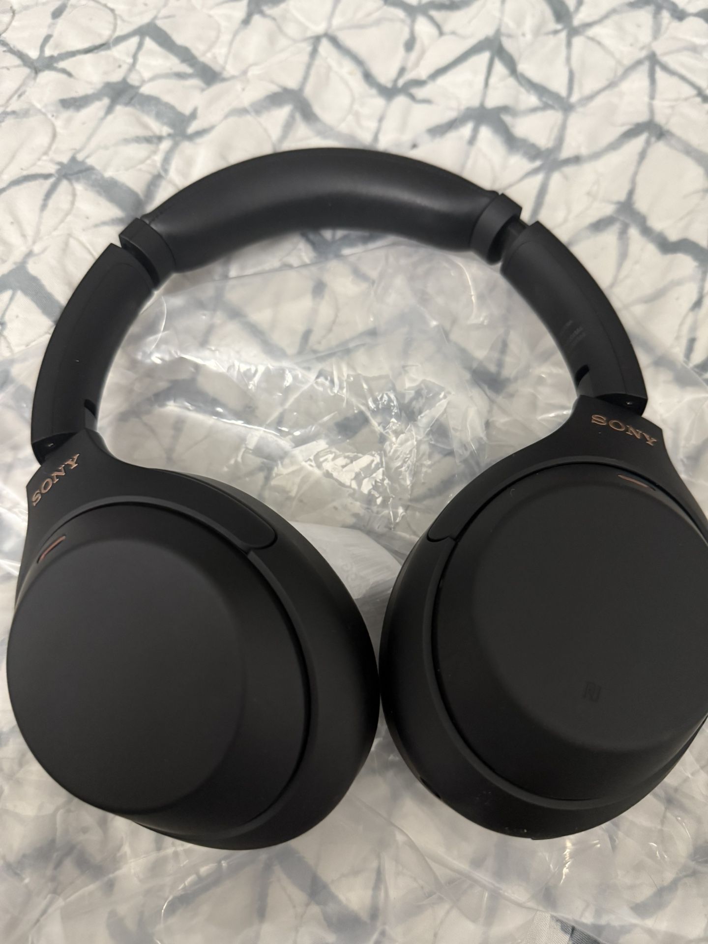 Sony WH-1000XM4 Wireless Noise-Canceling Over-Ear Headphones Black ,