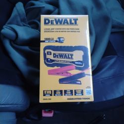 DeWalt 1800amp Jump Starter With USB Power Bank 