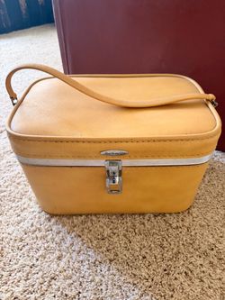 vintage Sears Featherlite train case