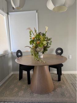 Crate and Barrel Dining Table Round