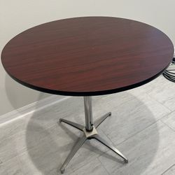 Round Table 29 Inch