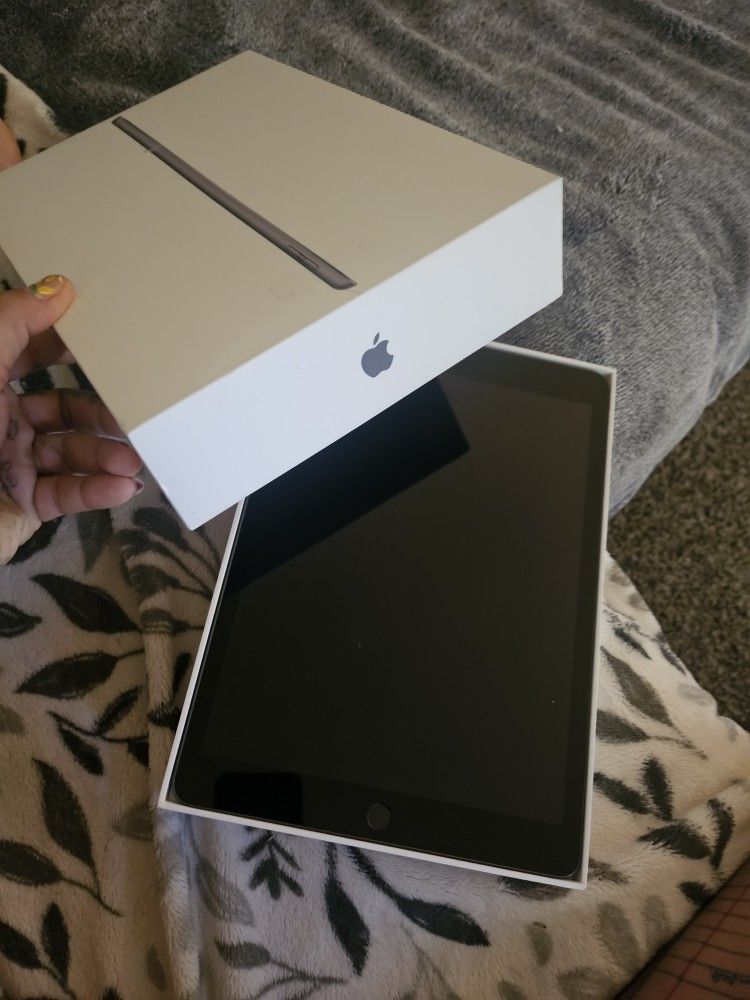 IPAD (9th Generation) Wi-Fi 64 GBS