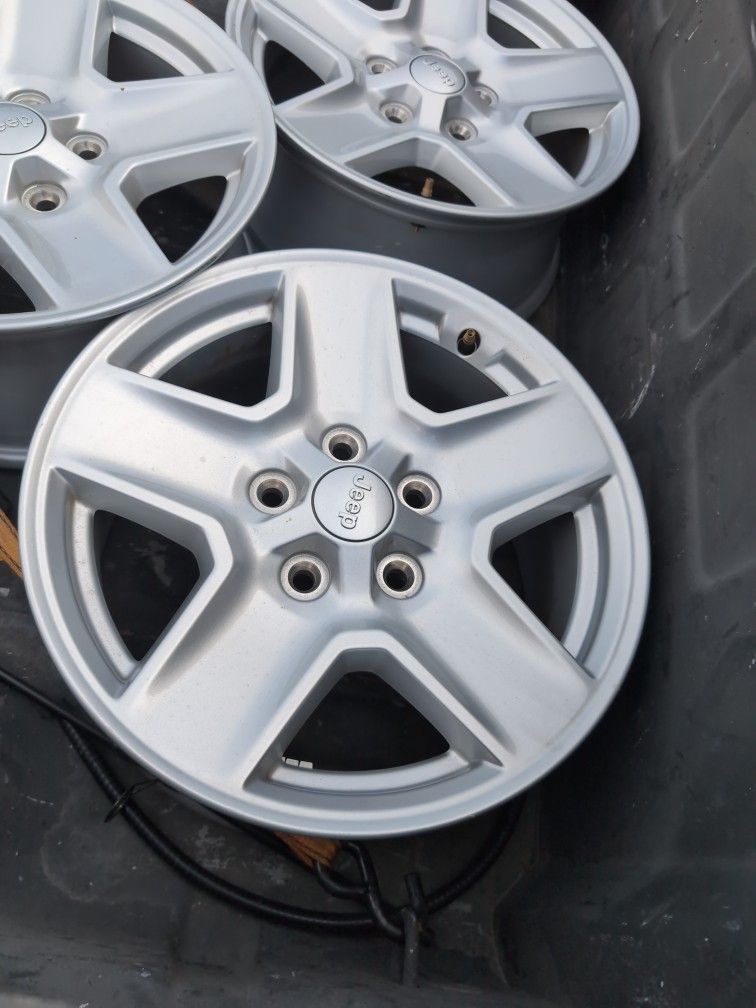 Stock Jeep Wheels