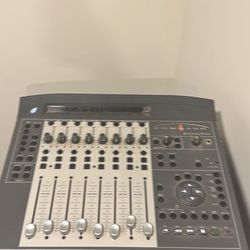 Command 8 Mixer 