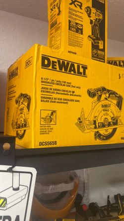 Dewalt 6-1/2  circular saw-pick up only