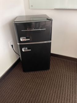 Magic Chef 3.2 Cu Ft Retro 2 Door Mini Fridge with Freezer