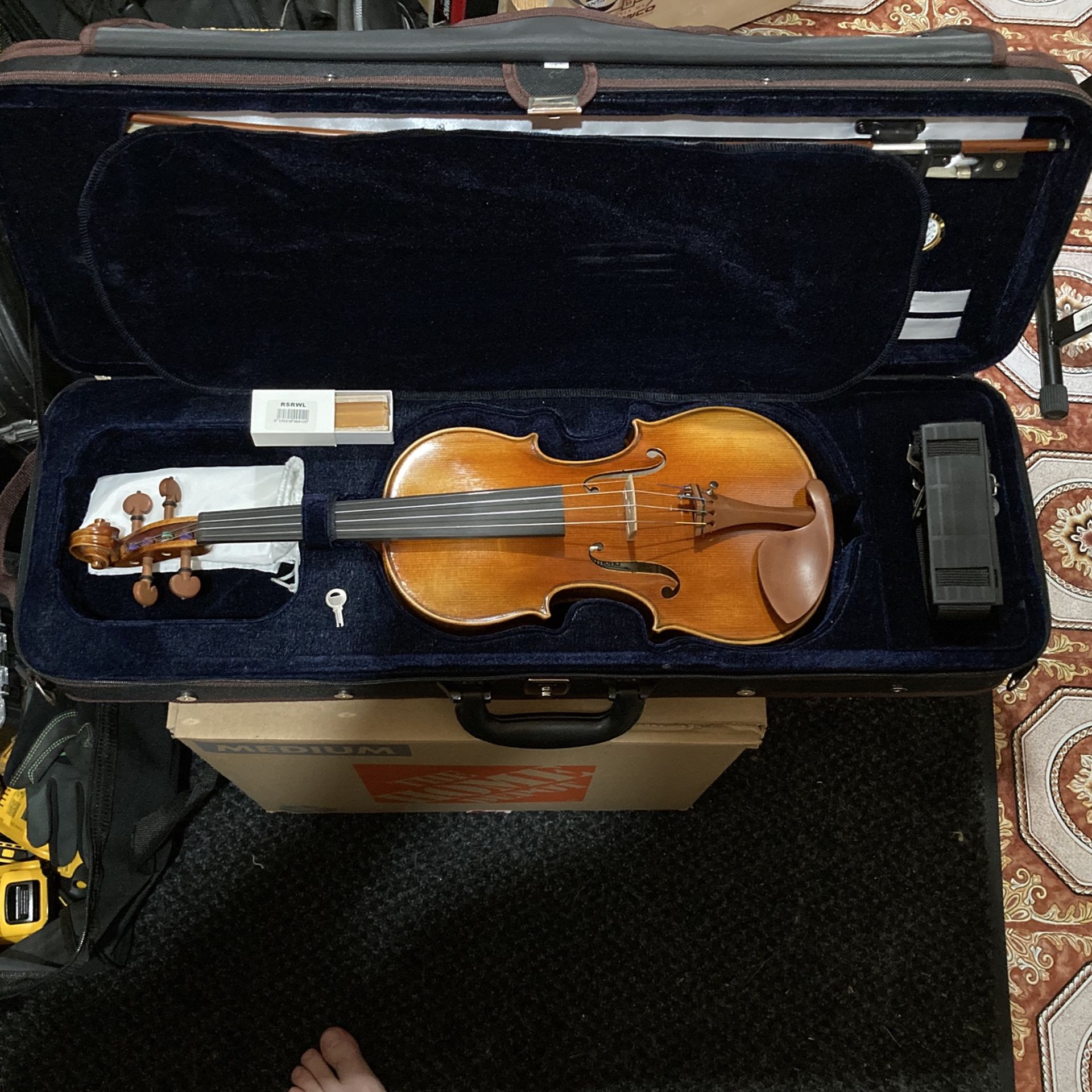 Cremona SV-800 Series Violin Outfit 4/4 Size