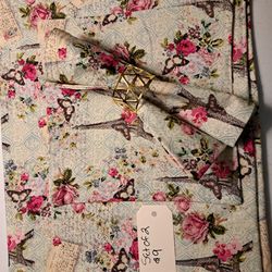 Set of matching handmade placements and napkins