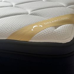 DreamCloud Mattress - Queen
