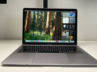 *Apple MacBook Air 13.3-inch 2020 w/Microsoft Office Suite *macOS Sequoia version 15.7.9. ** Price $ 400 **