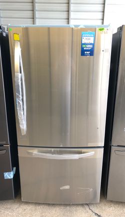 garra pagar Persona Refrigerador LG nuevo de 2 puertas con congelador abajo! Lléveselo por $39  de enganche for Sale in Houston, TX - OfferUp