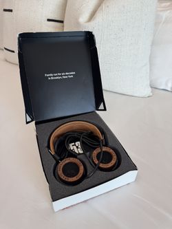 Grado RS2e Reference Series Headphones – Gifted & Unused