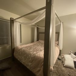 Canopy Bed Furniture Set