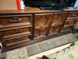 6 Drawer + Cabinet Dresser & Matching Night Stands