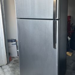 GE Stainless steel refrigerator