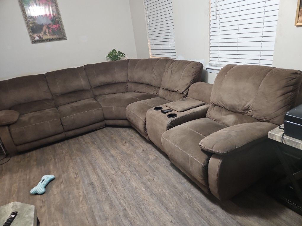 Mueble En Exelentes Condiciones Se Abren Los Acientos Para Recostarse Muy Comodamente Asen Masajes Tiene Para Poner Sus Vevidas Y Lo Pueden Mantener H