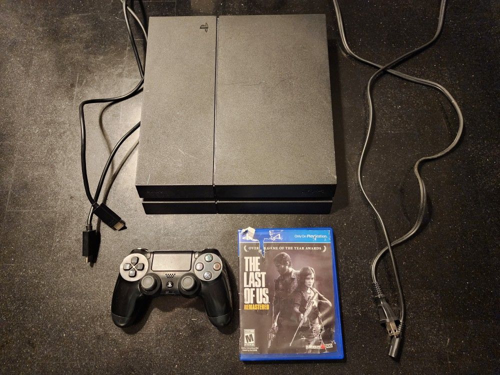 PS4 Console, CUH-1215A, 500g, Cords, 1 Sony Dualshock PS4 Controller, 1 Game, Excellent Condition 