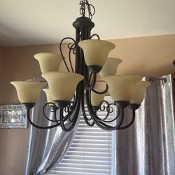 Nice Chandelier Like New,