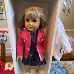 American Girl Doll  - Gwen - Lots Of Accessories 
