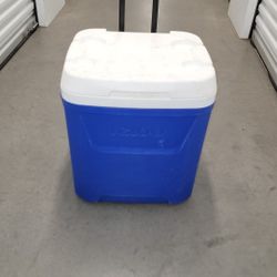 Igloo 60 QT Laguna Ice Chest Cooler with Wheels, Blue